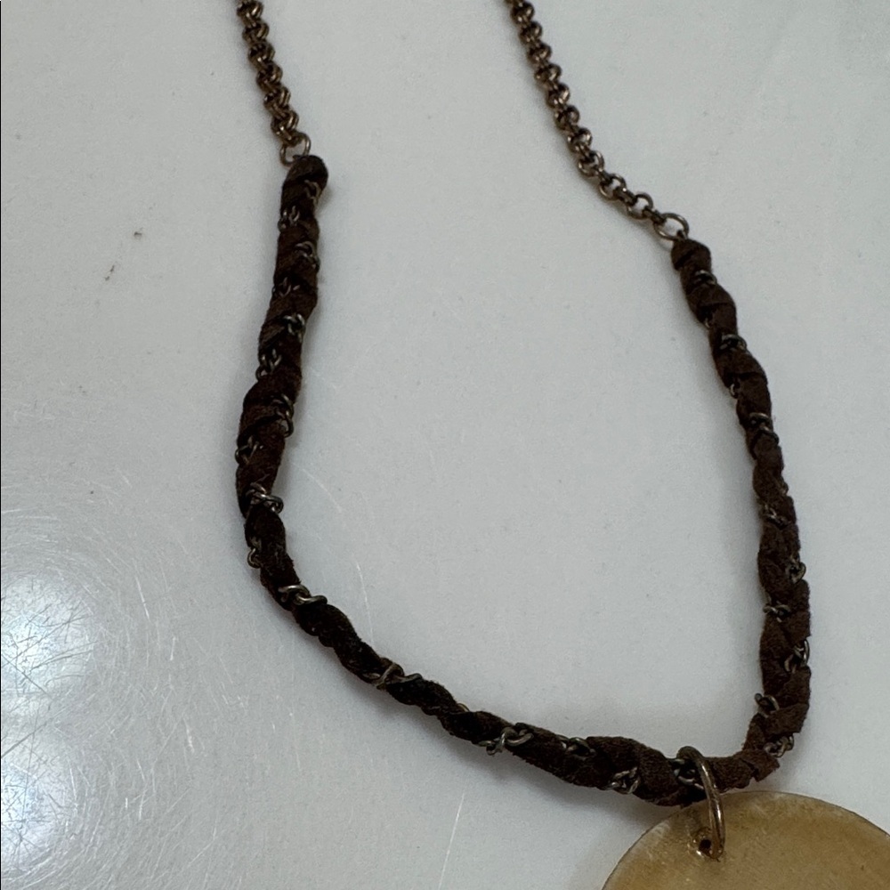 Vintage Gold Pendant Necklace - Picture 4 of 5